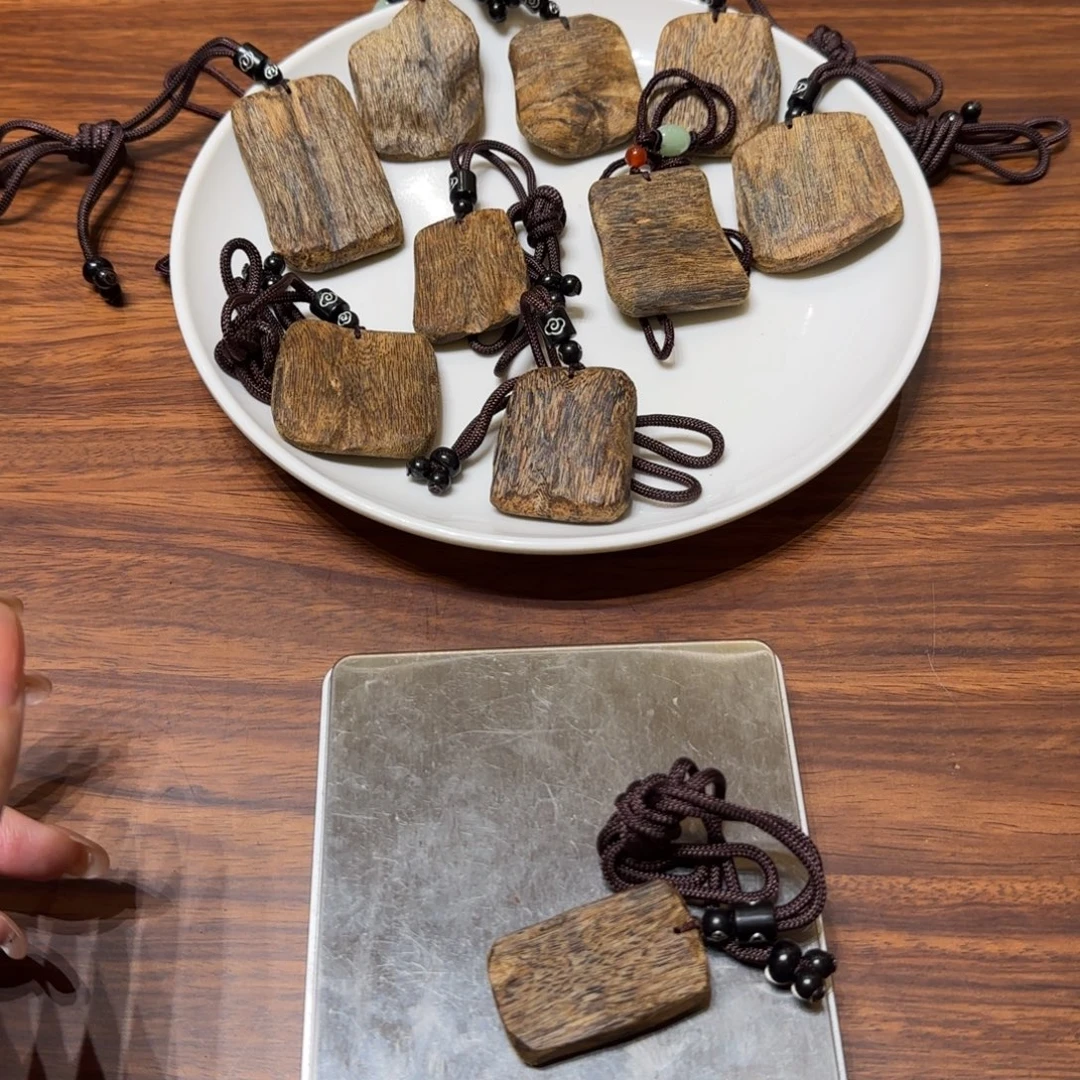 沉香沉香碎屑奇楠无事牌8克