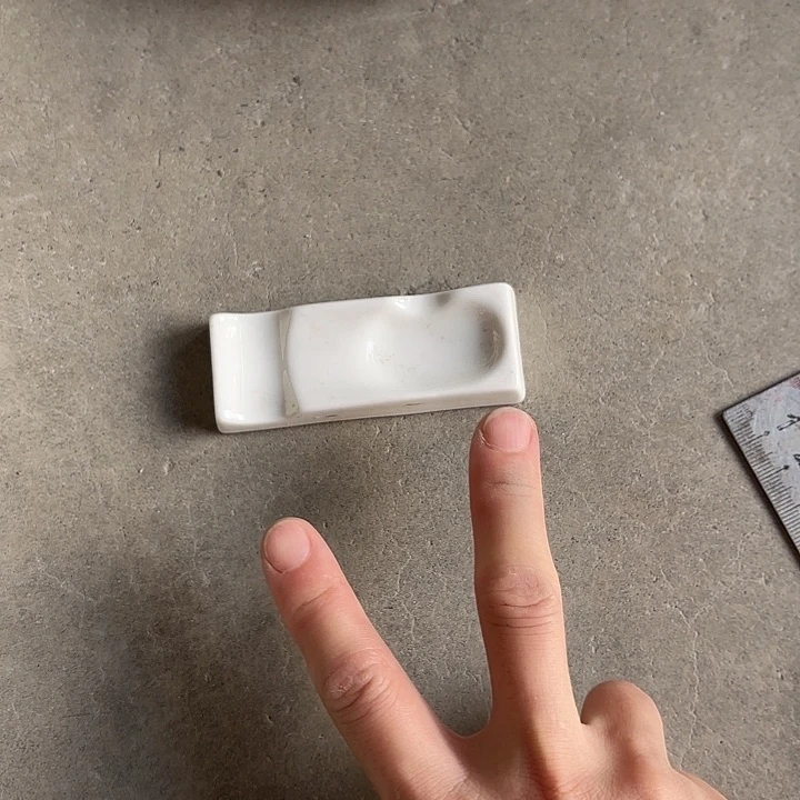 碟微瑕介意勿拍……20个筷子架