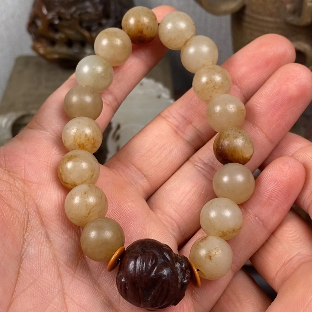 知***叙非常精美的脖挂件