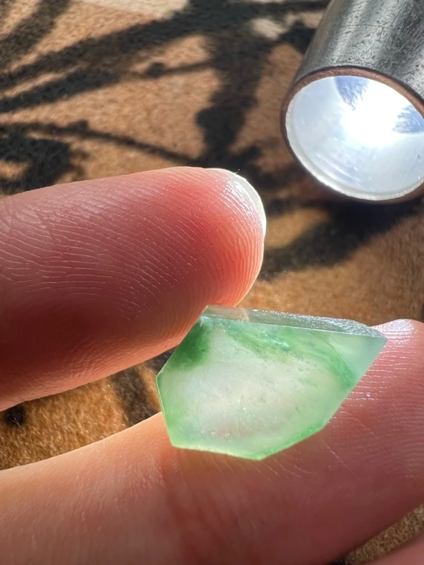 缅甸翡翠A货冰飘花小料子