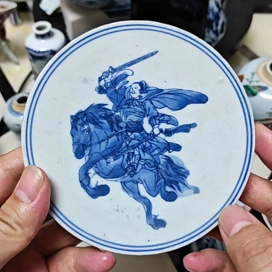 翰***韵瓷片战将青花人物的一块瓷片