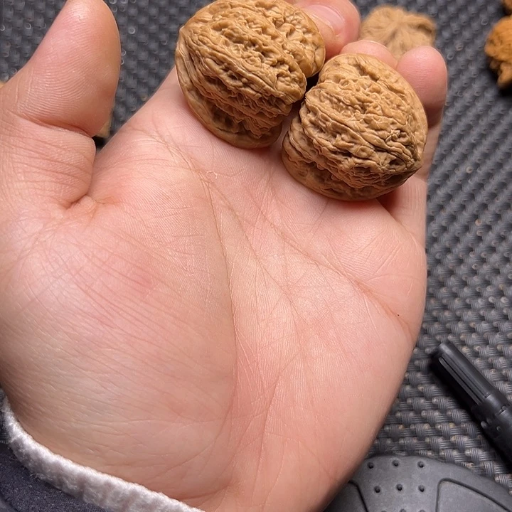 文玩核桃吊坠唐三角