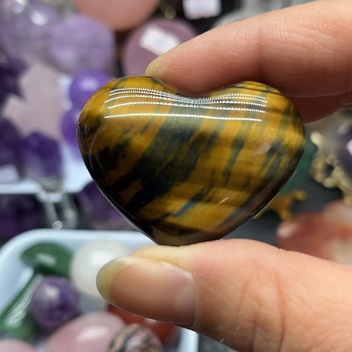 水晶珠宝半成品未镶嵌36克蓝虎晶爱心