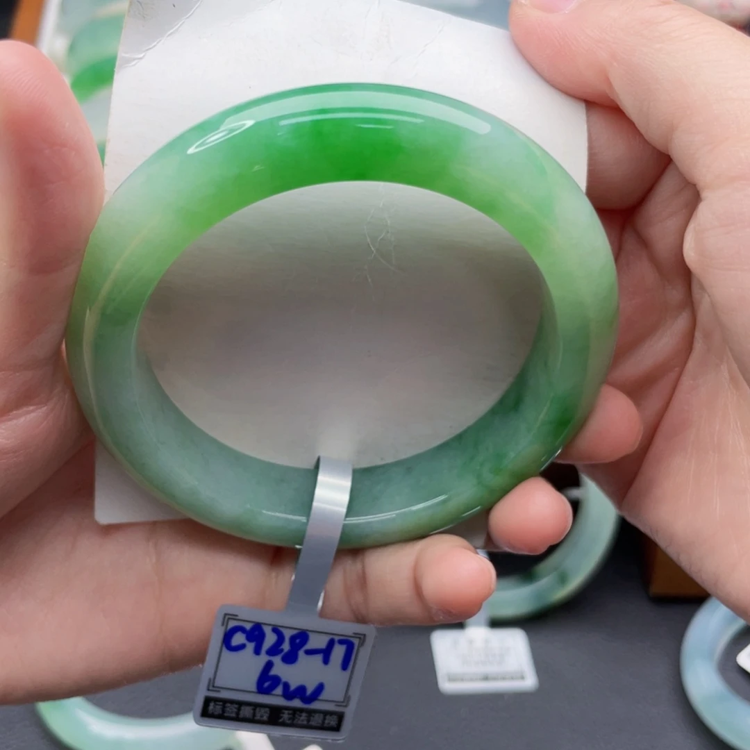 云***轻翡翠未镶嵌手镯56.5白底青分单3