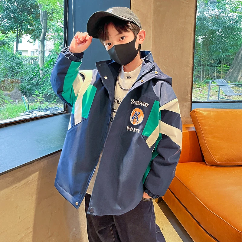 男童外套春秋款2025新款中大童外穿冲锋衣儿童装百搭韩版风衣潮流