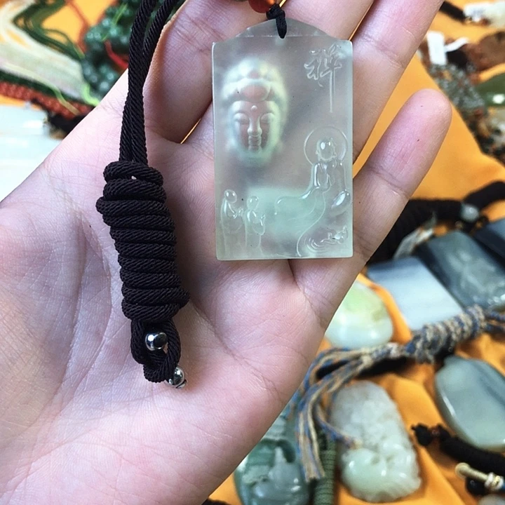 维***也颈饰未镶嵌岫岩老玉（透闪石质玉）佛头牌