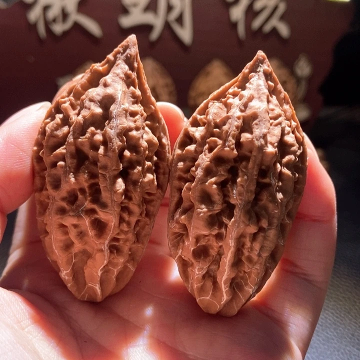 文玩核桃吊坠楸玥核13
