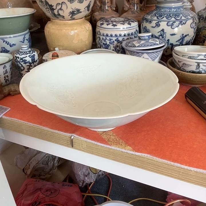 碗夏*青白釉文饰的一个碗