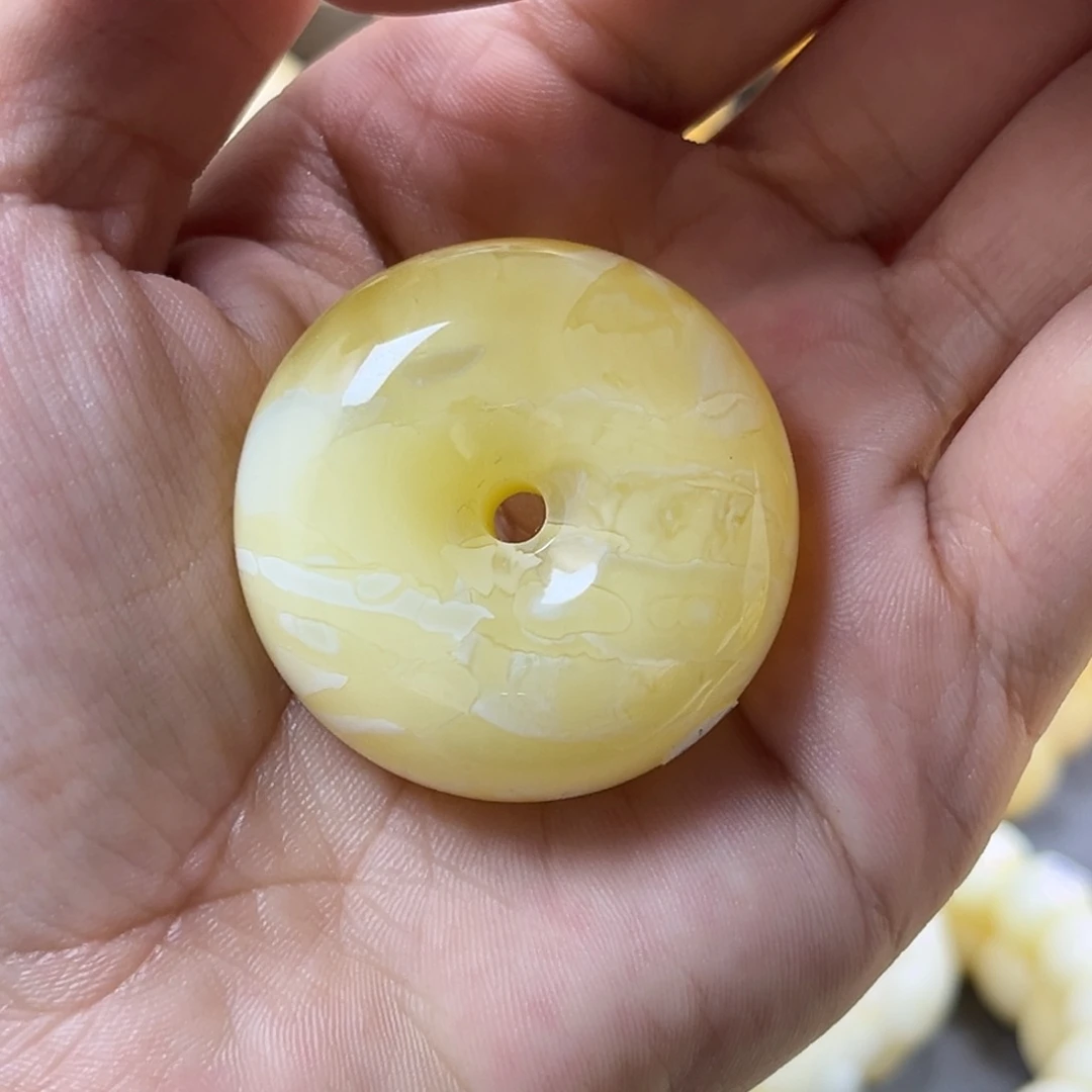 琥珀未镶嵌手串平安扣