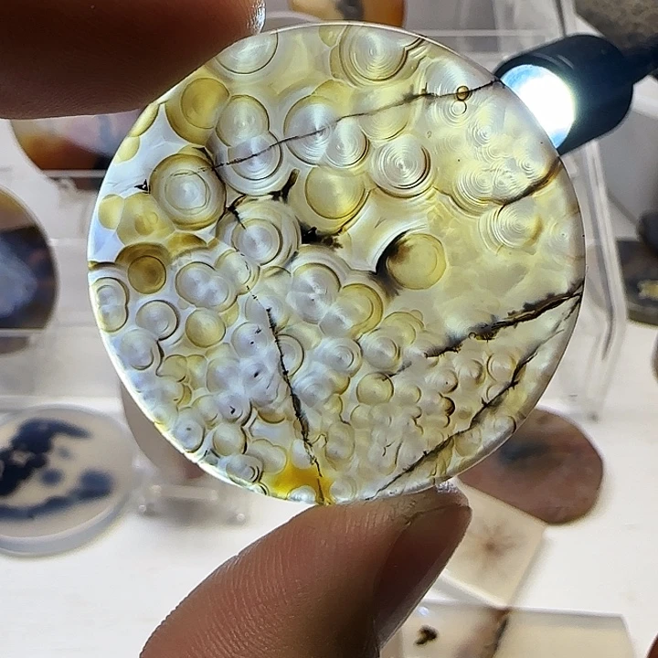 玛瑙/玉髓未镶嵌珠宝奇石