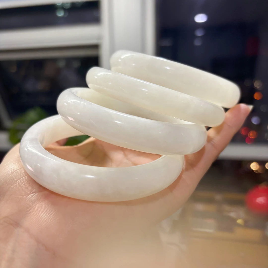 和田玉经典百搭温润油性高暖玉女款白色