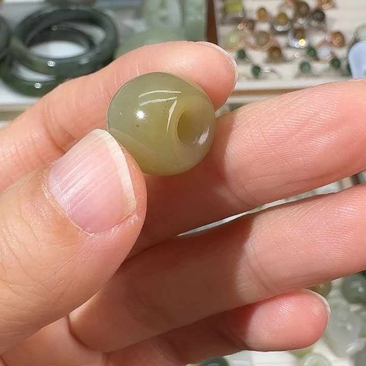 和田玉（糖玉）未镶嵌颈饰12.415