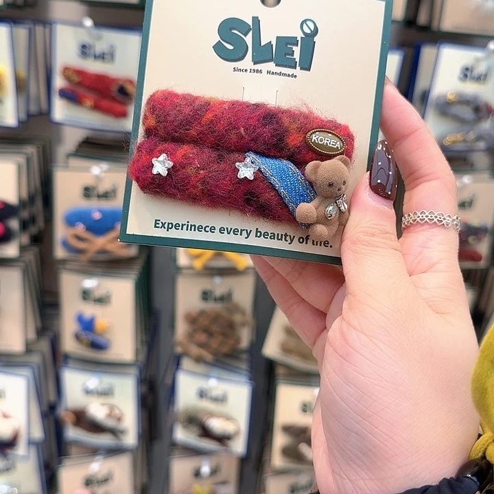 红色方形小熊掰掰