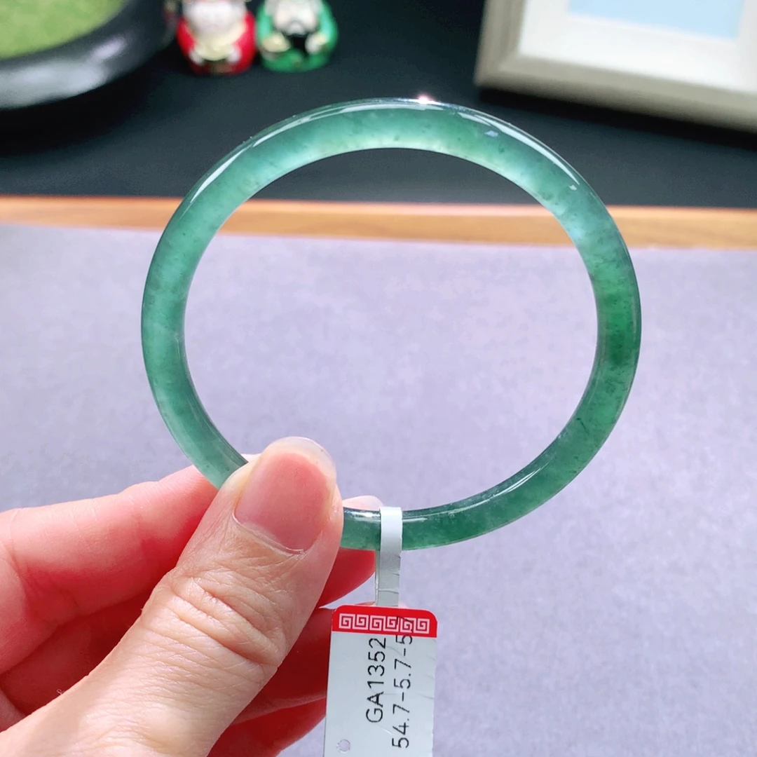 翡翠手镯未镶嵌天然翡翠手镯