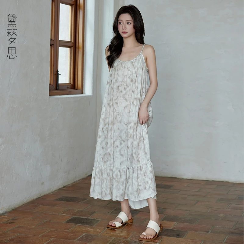 黛梦思莱赛尔吊带睡裙女夏季薄款宽松家居服简约甜美女士睡衣