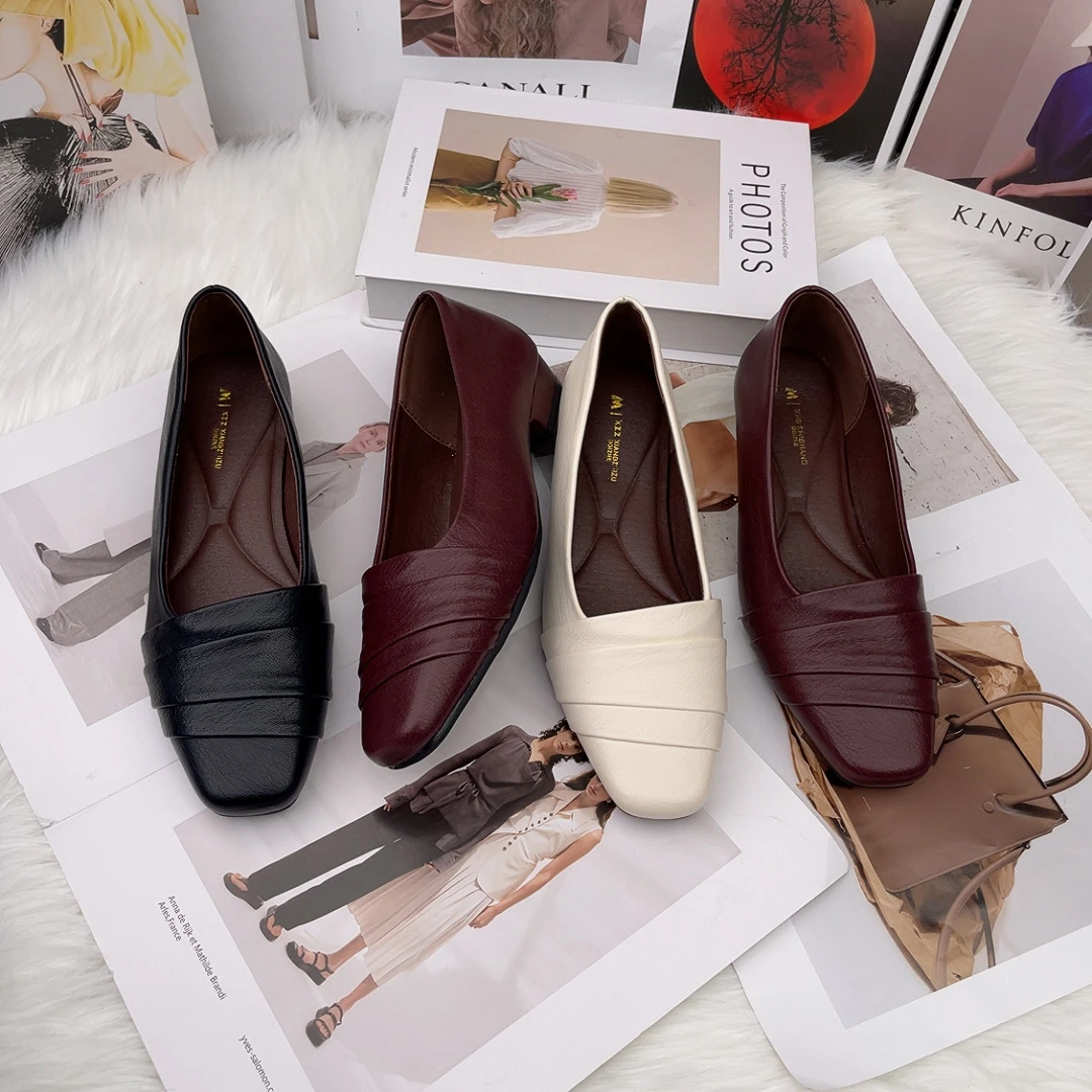 方头浅口单鞋女2025新款软皮春秋款粗跟复古舒适休闲妈妈鞋