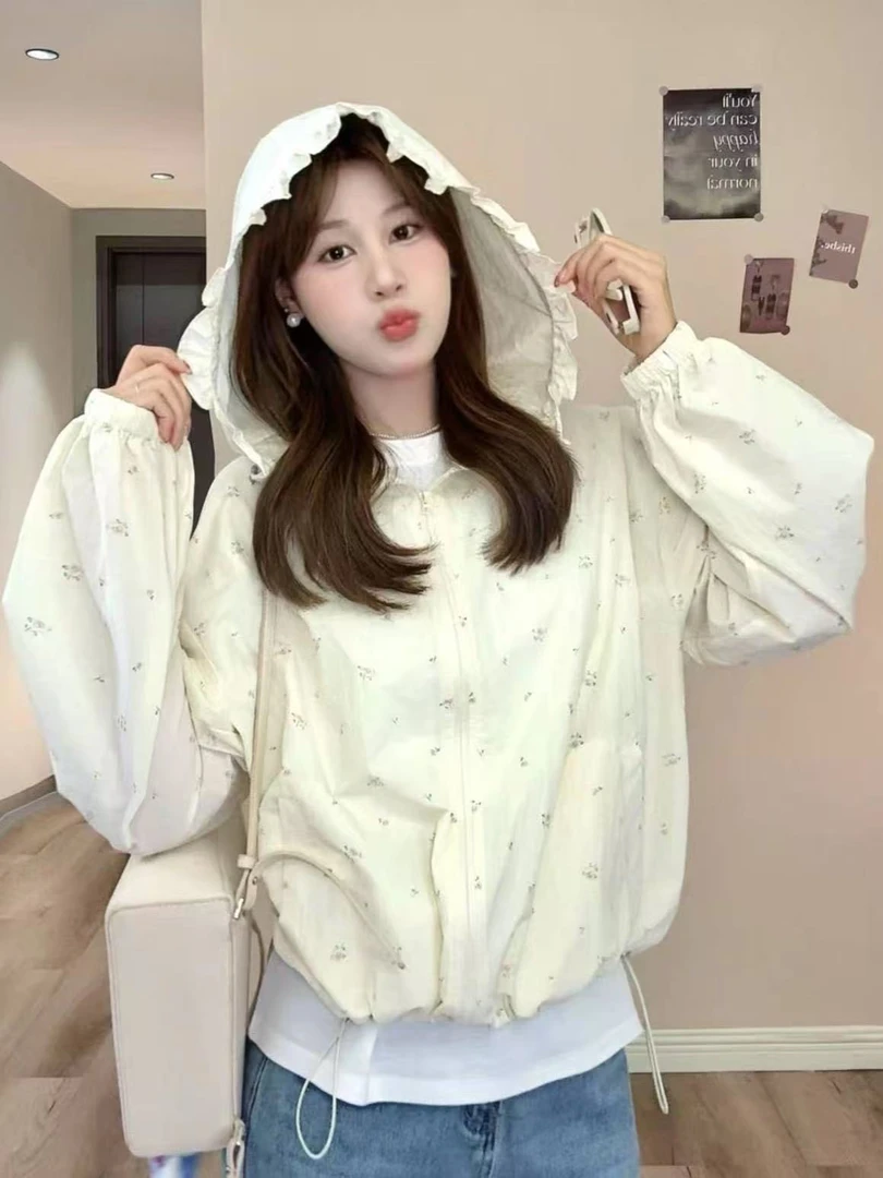 8806-T最新韩系减龄感木耳连帽碎花松紧抽绳时尚小个子薄短外套