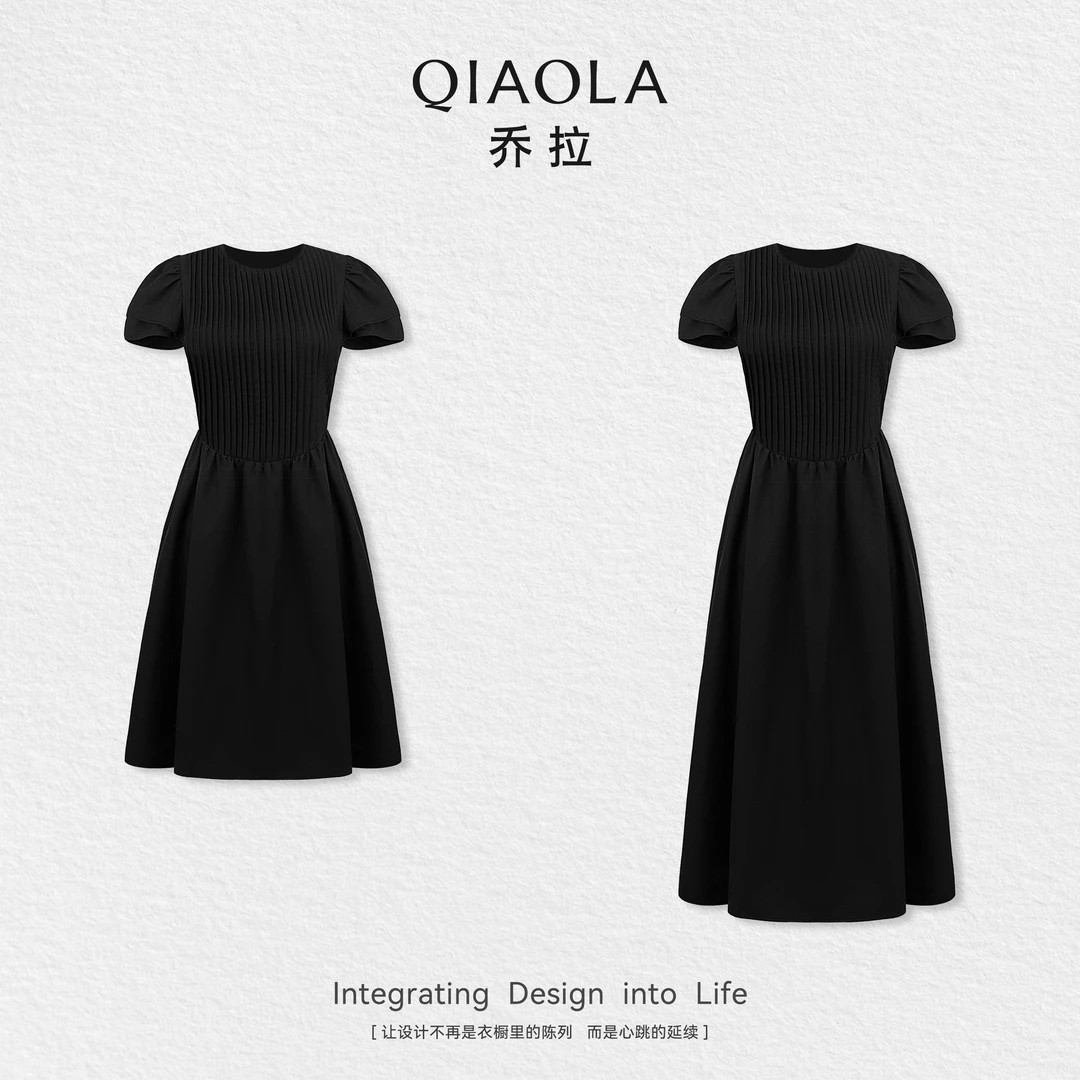 QIAOLA/乔拉【管风琴少女】夏季斜纹压褶A字轻奢减龄中长连衣裙