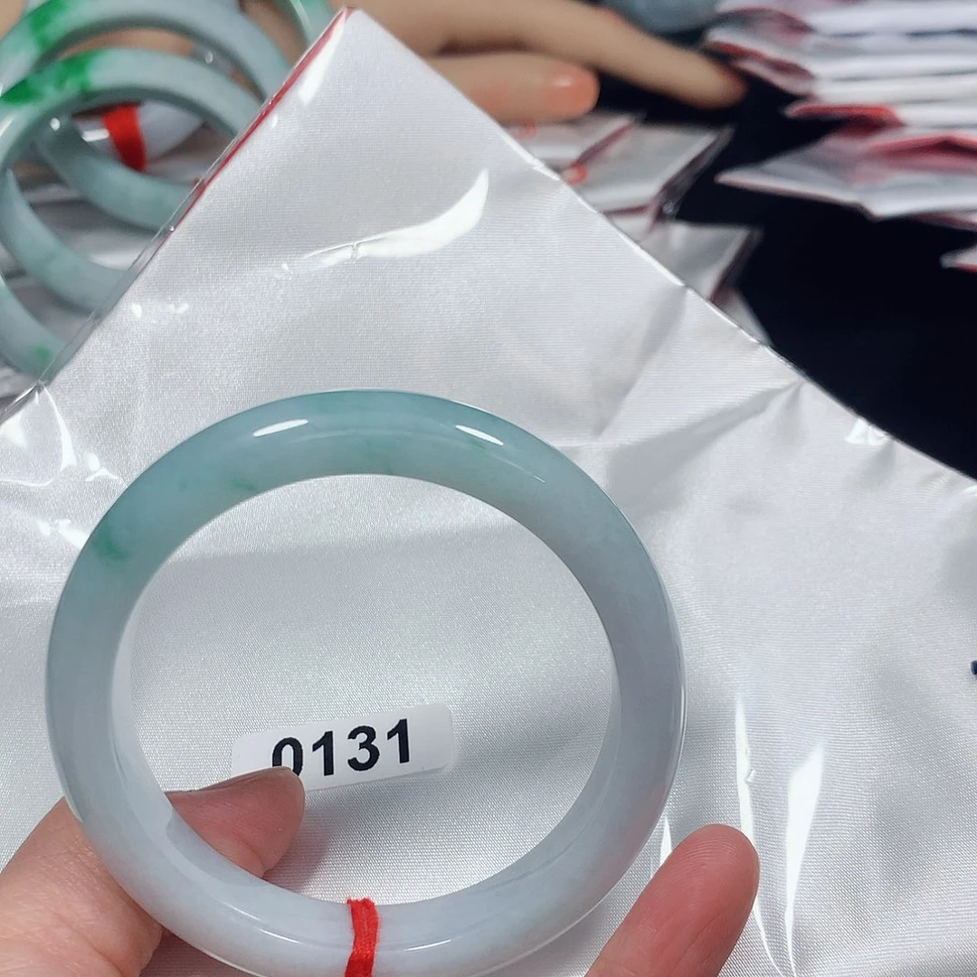 翡翠手镯未镶嵌天然缅甸A货翡翠手镯