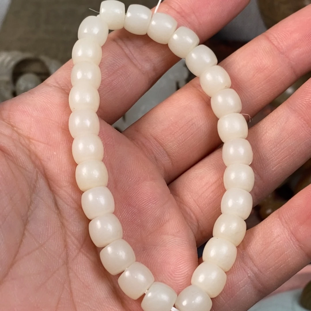 不***懂非常精美的脖挂件