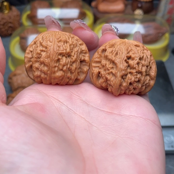 文玩核桃把件白狮子38微修