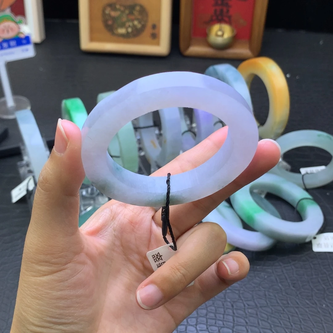 定制翡翠未镶嵌翡翠手镯