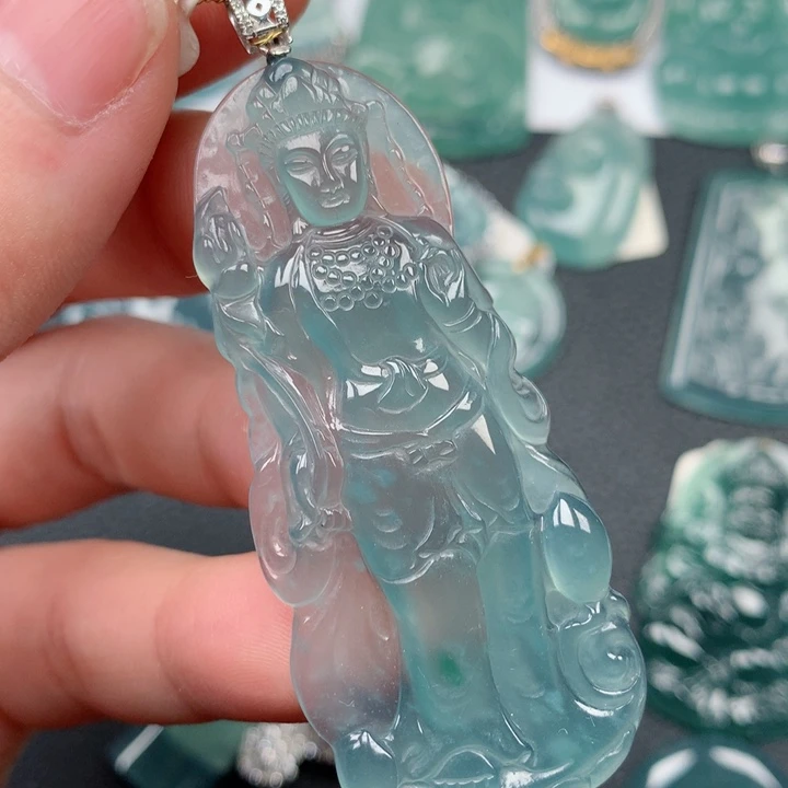 翡翠颈饰18K金镶嵌翡翠