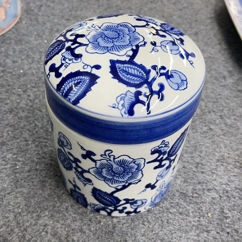 摆件红*?陶瓷制品摆件….微瑕不退不换介意勿拍