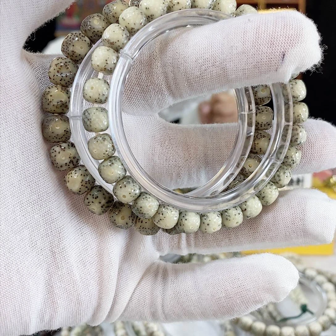 星月菩提手串我**呐星月菩提雕刻手串