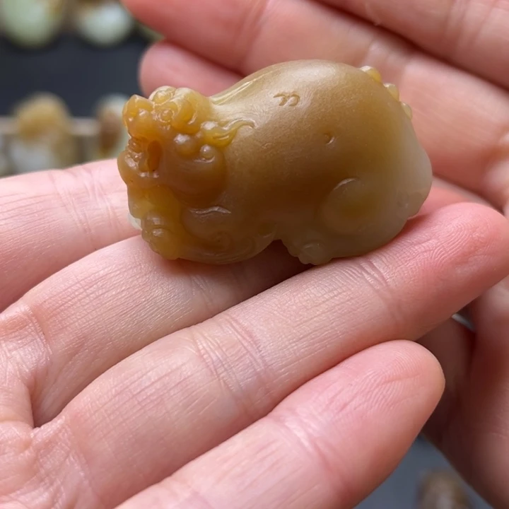 和田玉（糖玉）未镶嵌颈饰