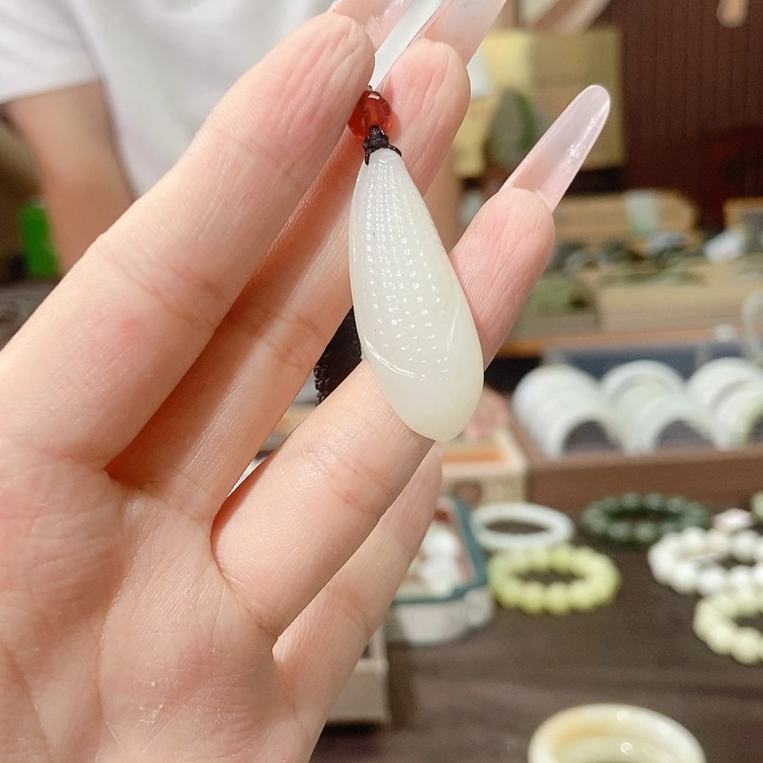 颈饰未镶嵌和田玉