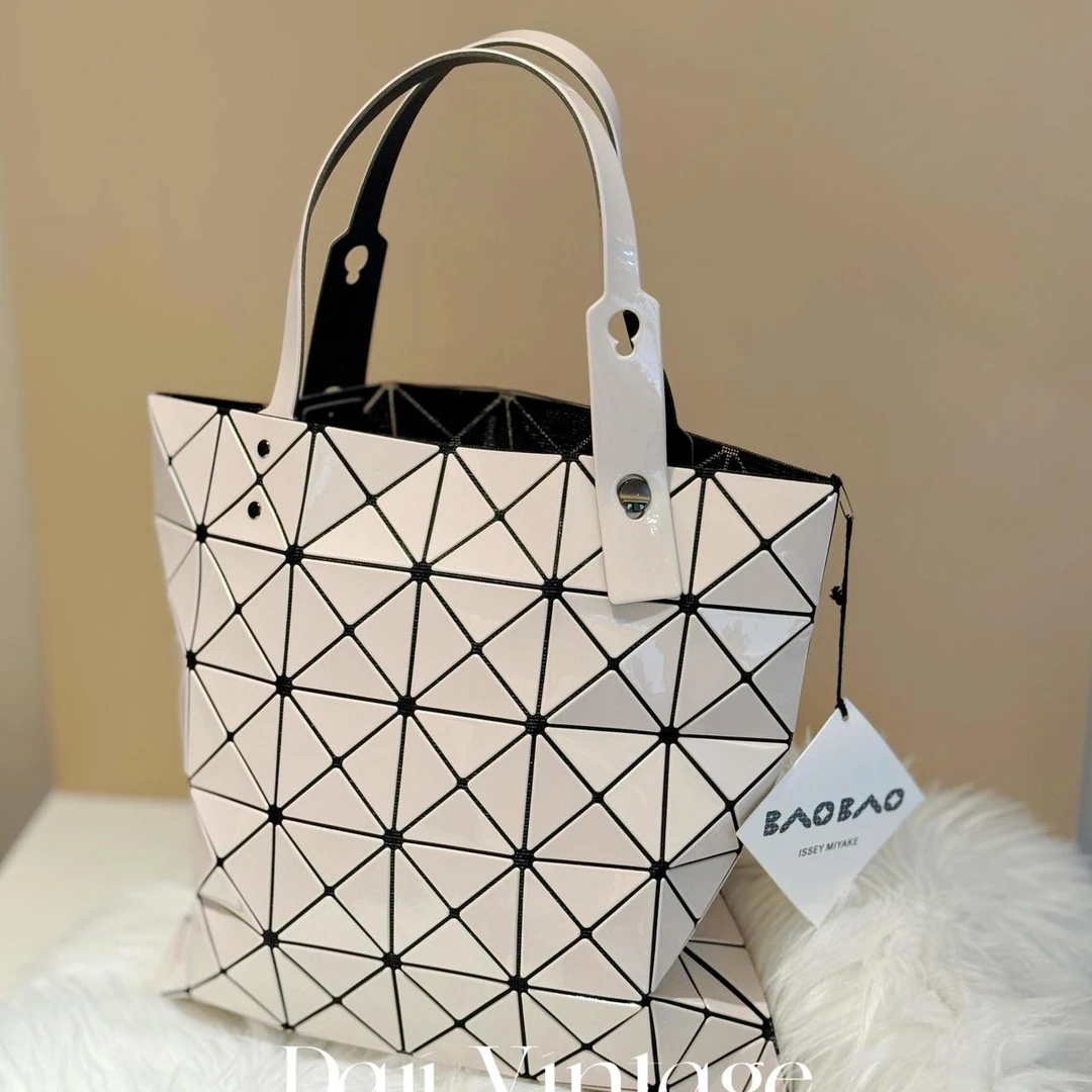 大吉中古/三宅一生亮面米粉色六格托特单肩包