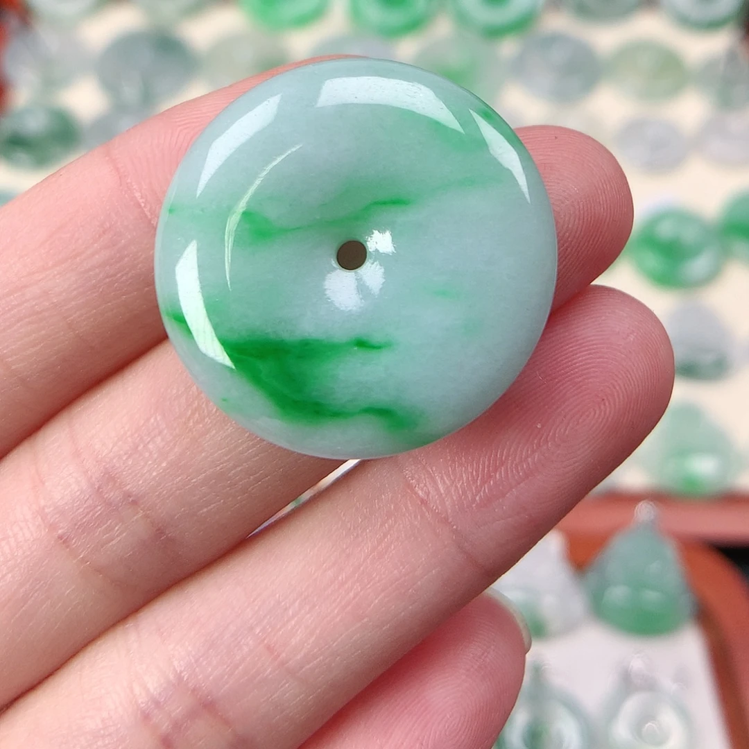 翡翠未镶嵌颈饰吊坠