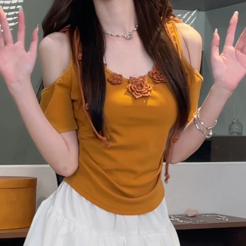2025夏季新款甜美风露肩立体花朵镂空飘带设计感短袖上衣