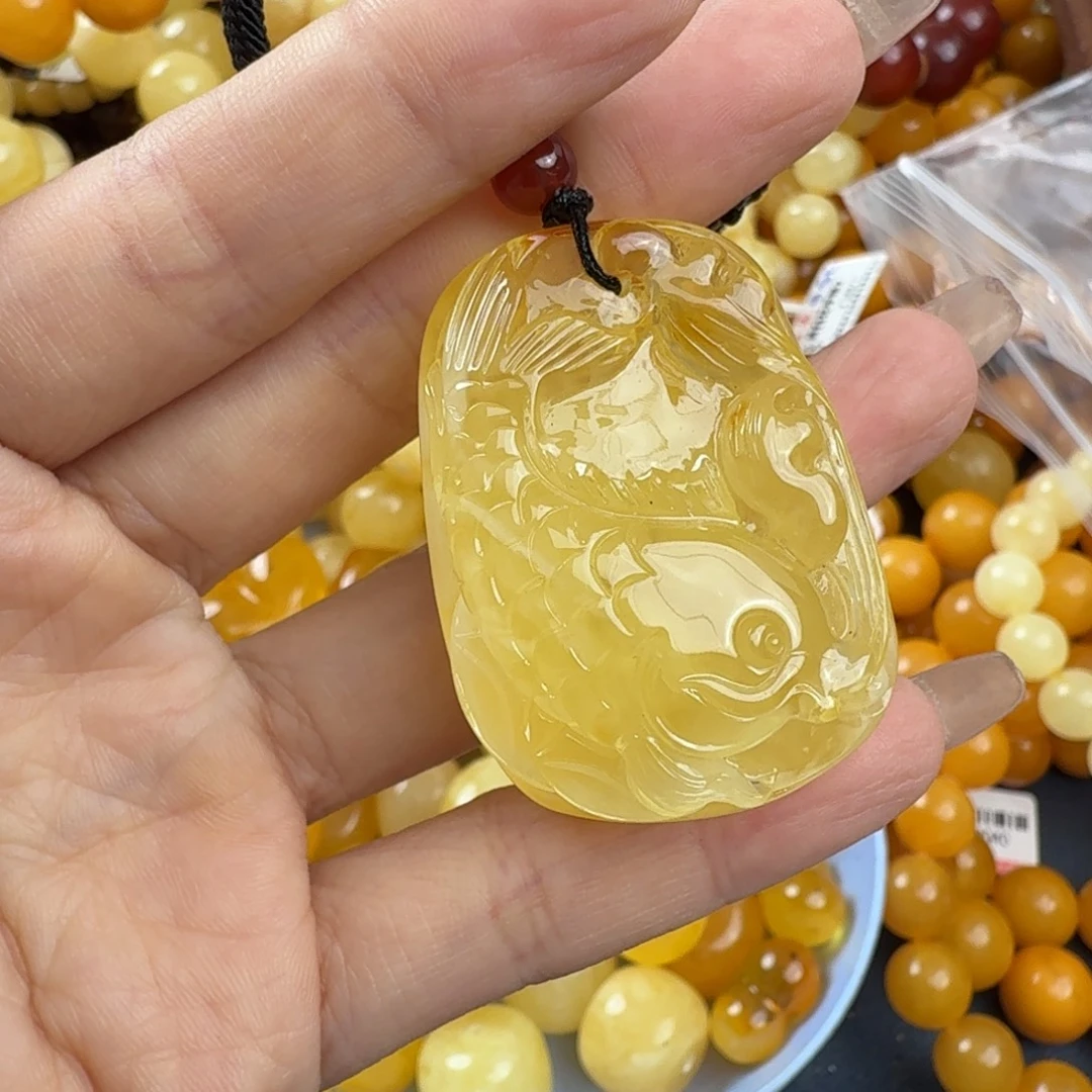 琥珀未镶嵌珠宝奇石