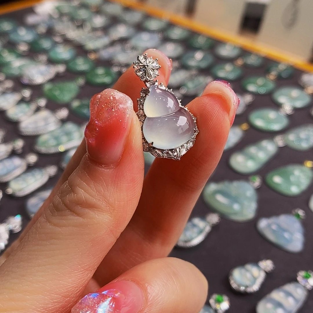 翡翠18K金镶嵌吊坠(赠链)天然缅甸翡翠吊坠葫芦