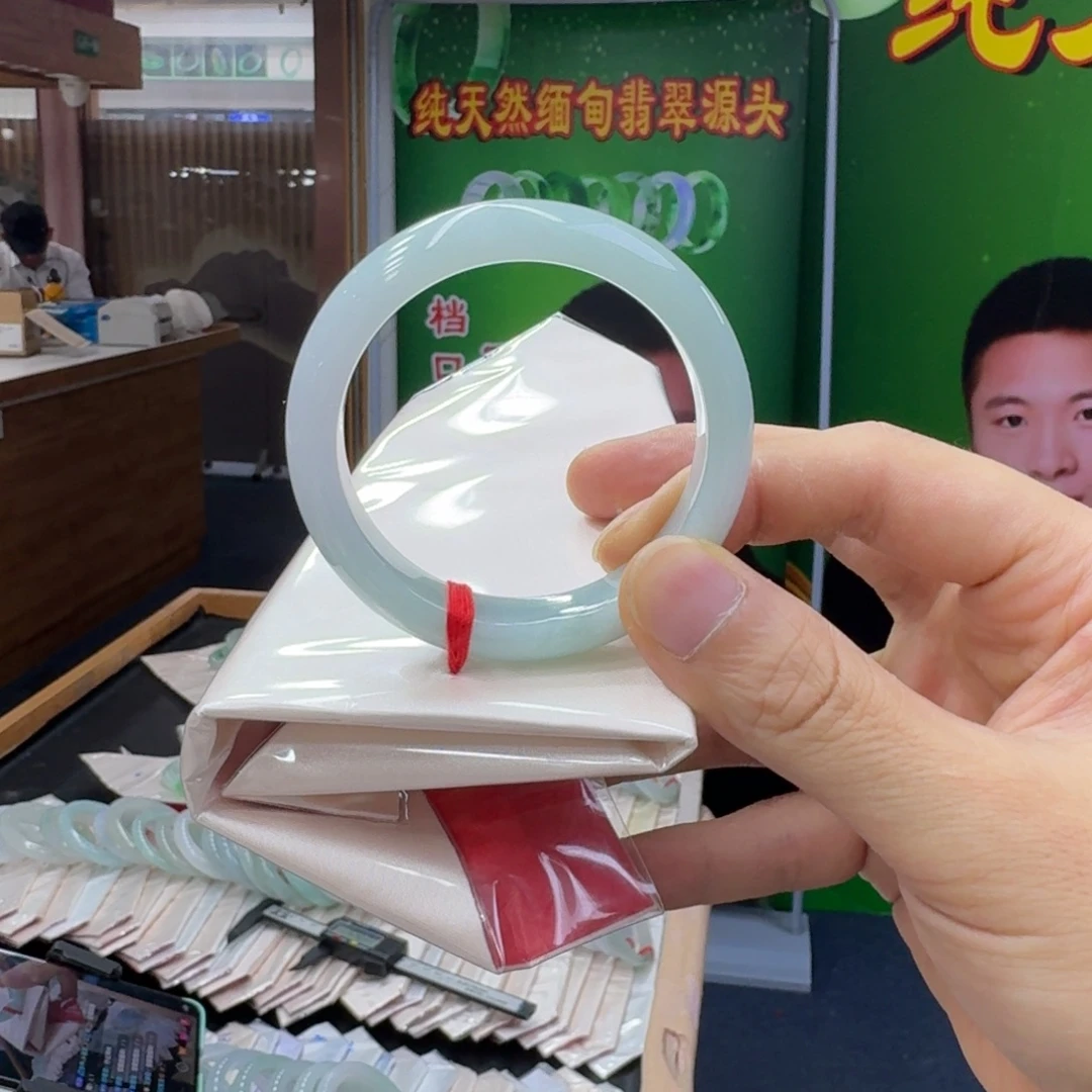 翡翠未镶嵌手镯翡翠