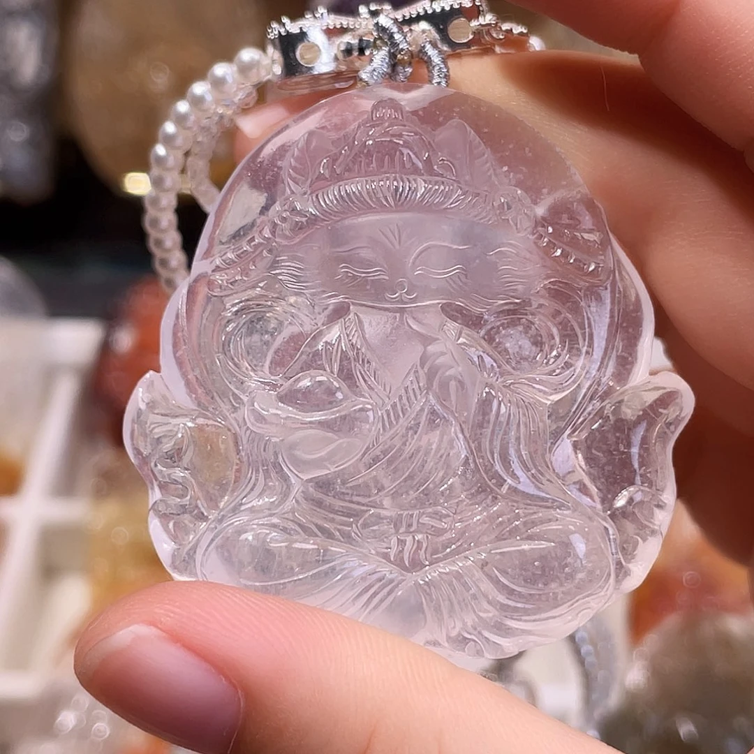 未镶嵌颈饰水晶白草莓
