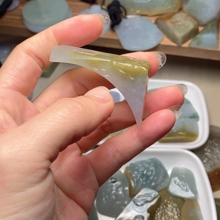 翡翠未镶嵌颈饰天然