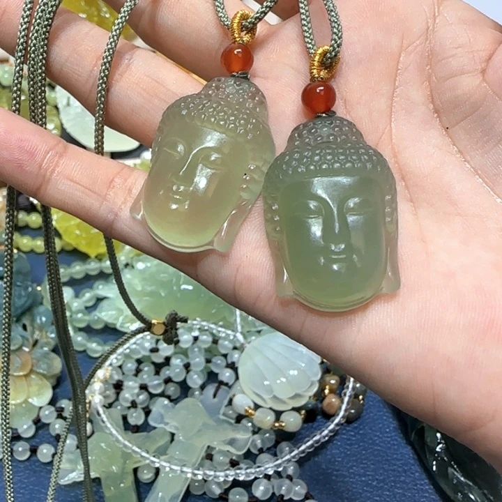 未镶嵌蛇纹石玉吊坠