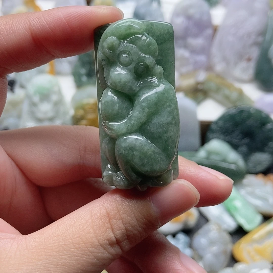 翡翠未镶嵌颈饰翡翠