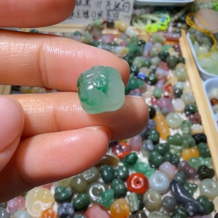 和田玉未镶嵌珠宝半成品