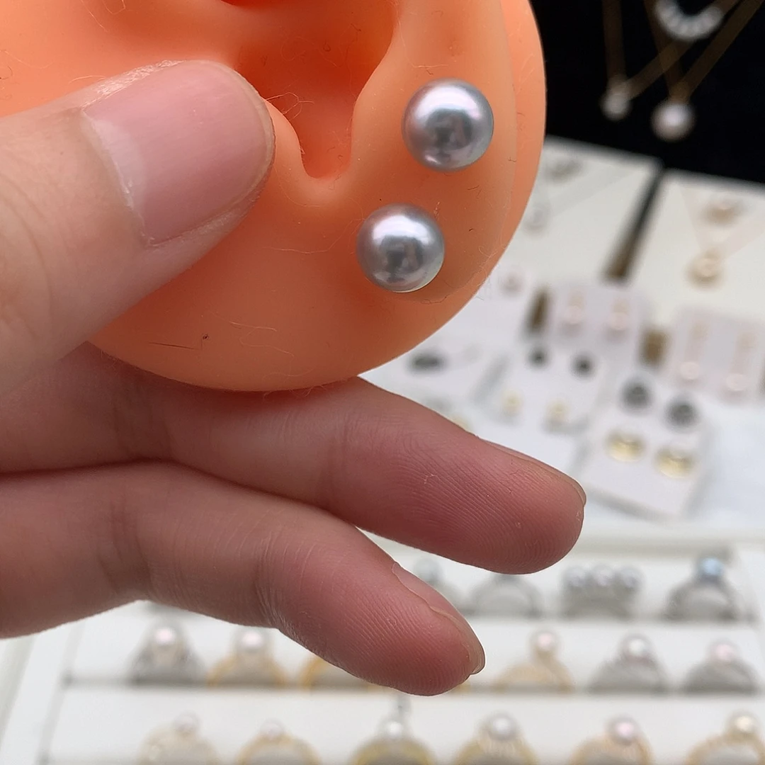 18K金镶嵌海水珍珠8-8.5mm 真多麻素钉