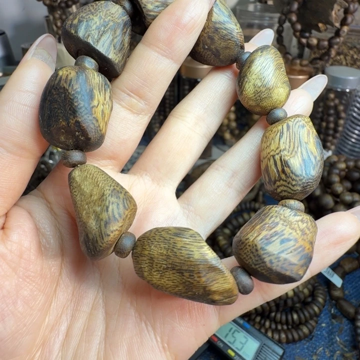 雅***柜沉香碎屑沉香海南老白奇大树丁