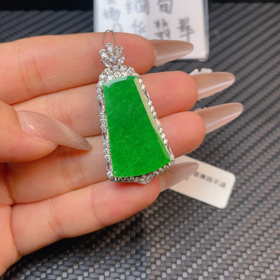 翡翠银S925镶嵌颈饰翡翠