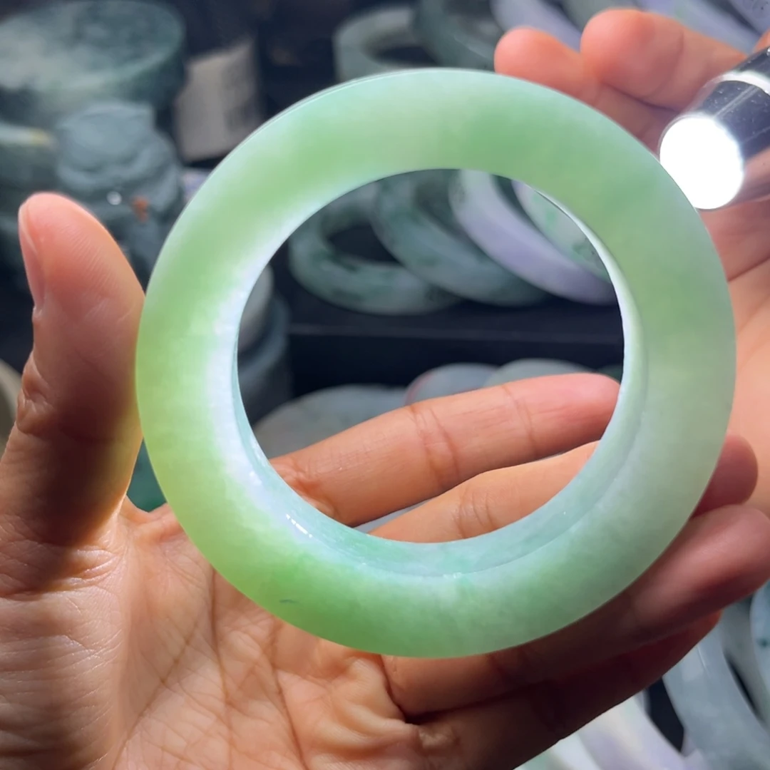 未镶嵌翡翠手镯未镶嵌定制翡翠