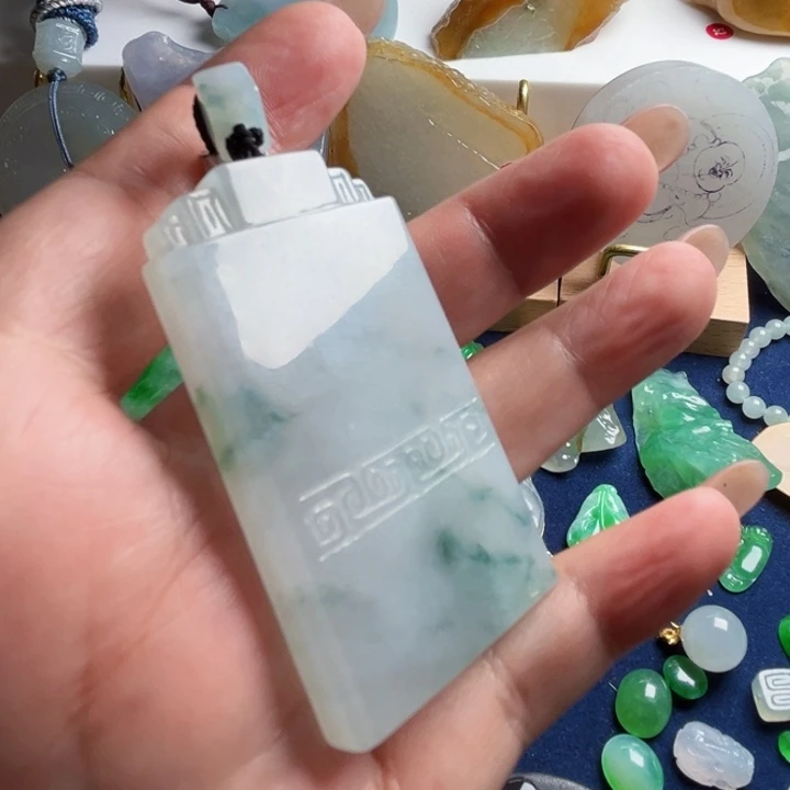 草***蛋翡翠未镶嵌颈饰天然翡翠