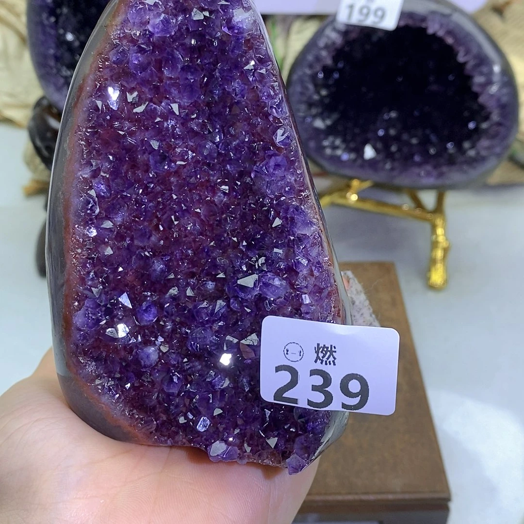 紫晶未镶嵌大型摆件（非配饰）