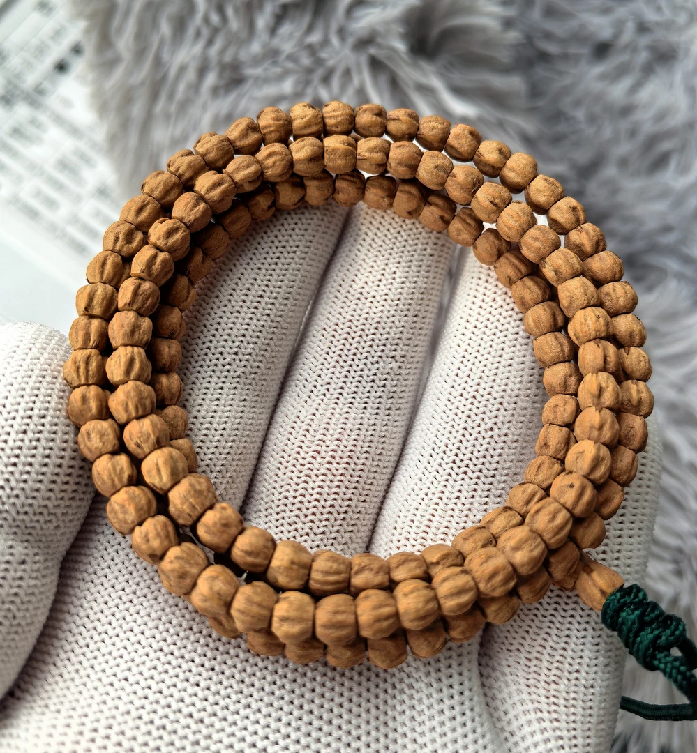 红油皮顺纹百香籽，尺寸5+非常精致板正，做工规整油密高，价美