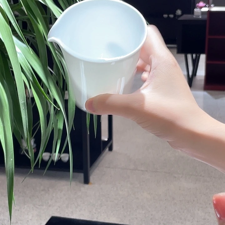 在于如何看待这个社会人小猪佩利